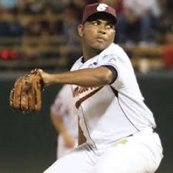 Amauri Sanit, sigue firme como refuerzo de Tomateros de Culiacán para temporada 2014-2015.
