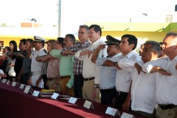 Inauguran Ciclo Escolar 2014-15 en la Escuela Emilia Amador de Robertson