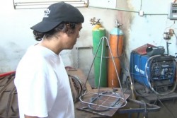 Construyen nuevos dispositivos  excluidores de peces para camaroneros