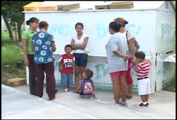 Padres de familia del kinder "Josefita Ibarra" impiden las clases por falta del servicio de energía eléctrica