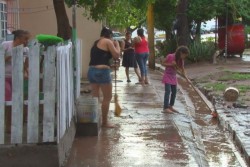 Actua COEPRIS en zonas inundadas en Culiacán