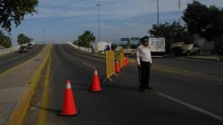 Cierran carril en la México 15