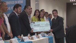 Reconocen a servidores públicos