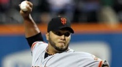 Yusmeiro Petit, pitcher de Gigantes de San Francisco, impone record en grandes ligas.