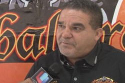 Caballeros abre academia de basquetbol
