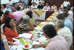 Señalan que carretas de comida chatarra hacen narcomenudeo afuera de las escuelas