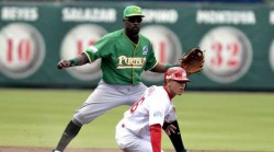 Diablos Rojos del México ante Pericos de Puebla, en la lucha por el título de la LMB.