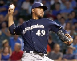 Hace historia con Cerveceros, el mexicano Yovani Gallardo.
