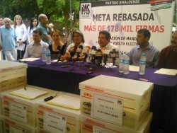 Entrega el PAS firmas recabadas en Sinaloa al Congreso de la Unión