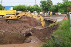 Habilitan obra para desfogue de agua en infonavit humaya