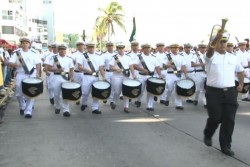 Ejército y Marina muestran su fuerza bélica en breve desfile de la Independencia de México