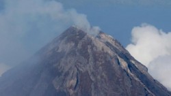 Incrementa volcán Mayon de Filipinas su actividad