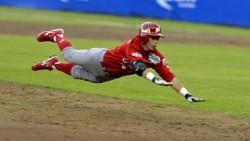 Carlos Figueroa ganó premio de novato del año en la LMB.