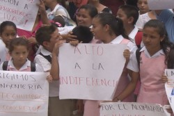 De nuevo se manifiestan de secundaria número 3 por falta de condiciones.
