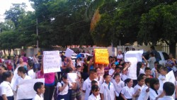 Se manifiestan en la Primaria Francisco Gil Leyva por sustitución de Director