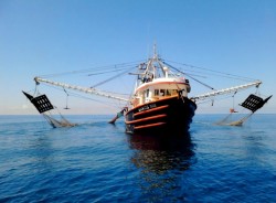 50 barcos de Mazatlán han regresado "Ponchados"