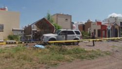 Asesinan a dos jóvenes en el interior del panteón Jardines del Humaya