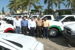 Entregan camionetas para la Inspección y Vigilancia contra la pesca ilegal