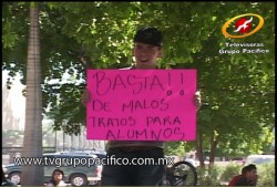 Manifestaron inconformidad estudiantes de Leyes en la UNISON Navojoa: pidieron destitur al Coordinador de Carrera.