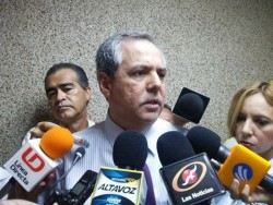 Analizan reubicación de policías no acreditados