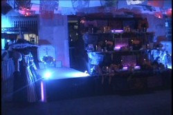 Encienden iluminación artística y altar por el día de muertos