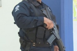 Reitera apoyo a policías que no hayan pasado examen