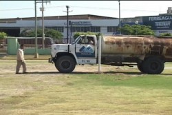 La unidad deportiva Sahop, se esta rehabilitando en sus campos de futbol, beisbol y voleibol de playa.
