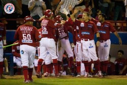 Águilas de Mexicali gana en 10 entradas 9-8 a Tomateros de Culiacán