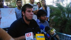 Amenazan a estudiante por participar en marchas a favor de caso Ayotzinapa