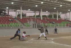Habrá nuevo monarca en softbol periodistico