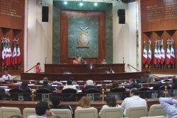 Realizan sesión en el Congreso del Estado