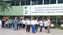 Se manifiestan docentes en SEPyC