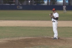 SNTE 27, Padres y MALOVA triunfan en la nocturna