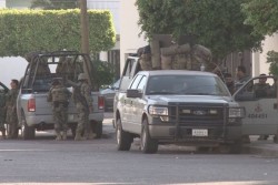 Se mantiene presencia de Marinos en las inmediaciones del mercadito Buelna