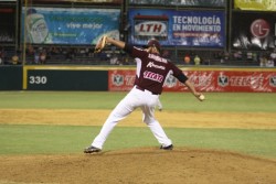 Marco Camarena ya tiene dos triunfos en la temporada con Tomateros