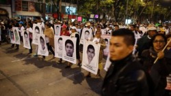 Histórica marcha, miles exigen justicia por Normalistas desaparecidos