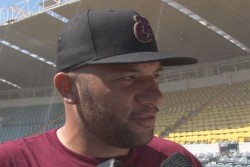 Sale el pìtcher  Alfredo Aceves de los Tomateros
