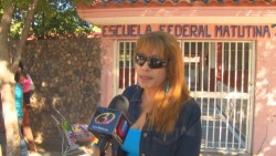 Pide maestra de danza seguir en escuela.