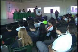 Empresarios jóvenes comparten experiencia ante estudiantes de Bahillerato Anahuac