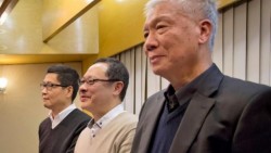 Líderes de protestas en Hong Kong anuncian su entrega