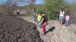 Escurren toneladas de lodo hacia la colonia Joel Ramirez