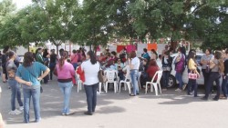 Exigen padres de familia personal de intendencia y toman jardín de niños