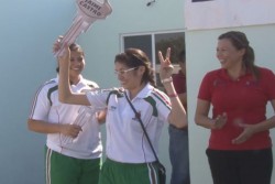 Entregan casas a las tres  ganadoras del PED