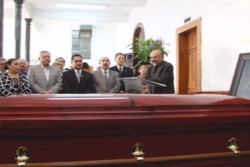 Rinde la U.A.S  homenaje luctuoso a Rosa María Peraza