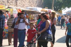 Puestos en la lomita, son vigilados por PC constantemente
