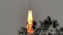 India prueba su mayor cohete espacial con un módulo para astronautas