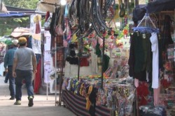 Buenas ventas reportan vendedores ambulantes
