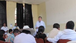 CNDH compromete ayuda a padres de normalistas