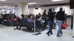 Contribuyentes esperan las últimas horas del año para realizar tramites