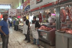 Se preparan para la cena de fin de año